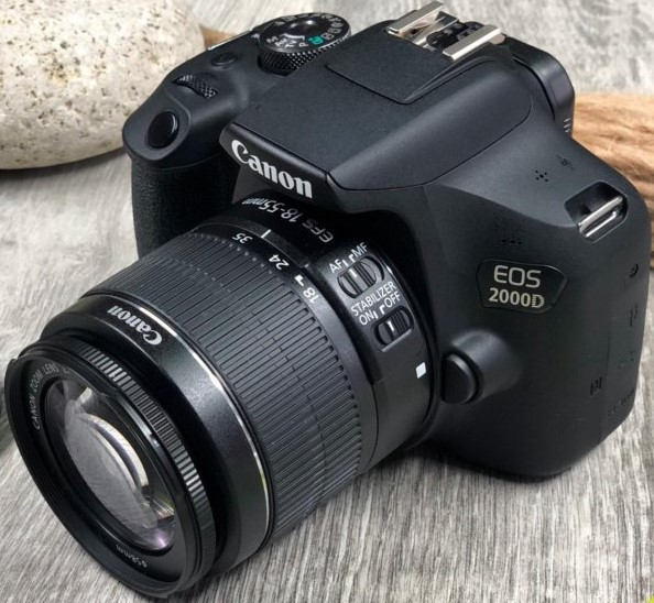 Canon EOS 2000D Kit EF-S 18-55mm f/3.5-5.6 IS II
