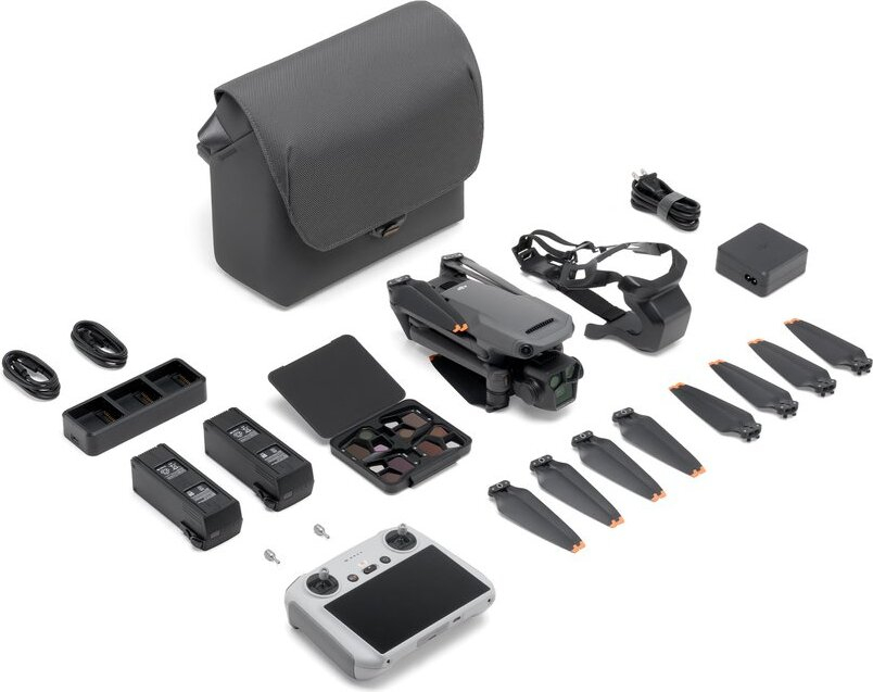 Квадрокоптер DJI Mavic 3 Pro Fly More Combo (DJI RC)